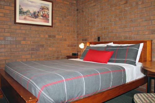 John Pirie Motor Inn