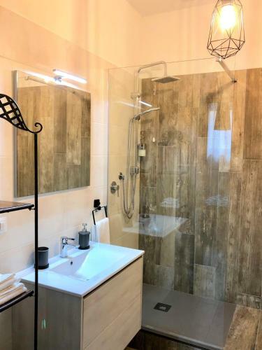 Hostal Industrial Chic House