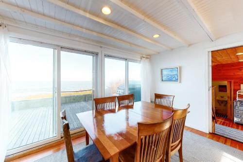 Cliff House Beach Retreat