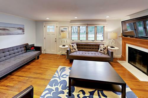 Lilly Pond Place