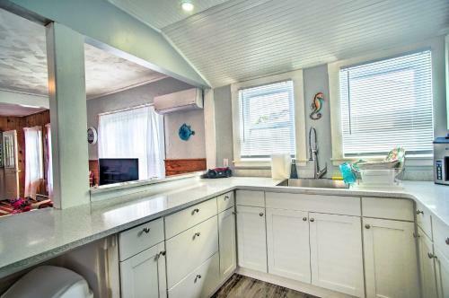 Apartamento Quaint Cape Cod Escape With Wraparound Porch!