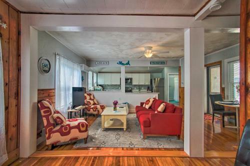Apartamento Quaint Cape Cod Escape With Wraparound Porch!