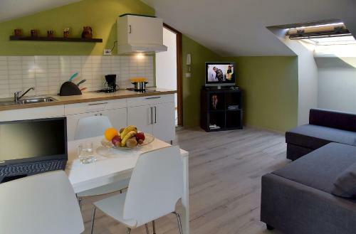 Garda Bloom Holiday Apartments
