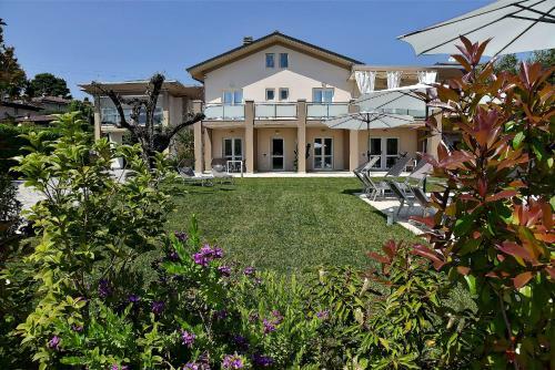 Garda Bloom Holiday Apartments