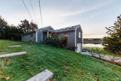 Island Bay Bungalow