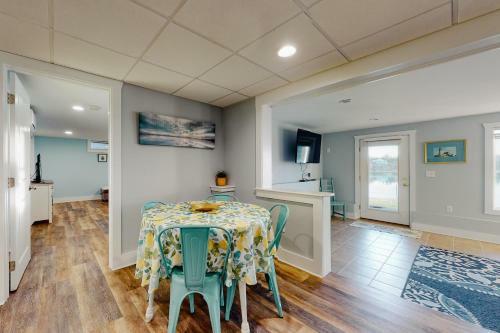 Island Bay Bungalow