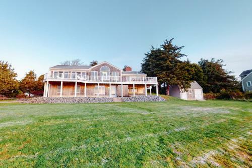 Island Bay Bungalow