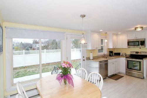 Falmouth Heights Bluff Side Cottage