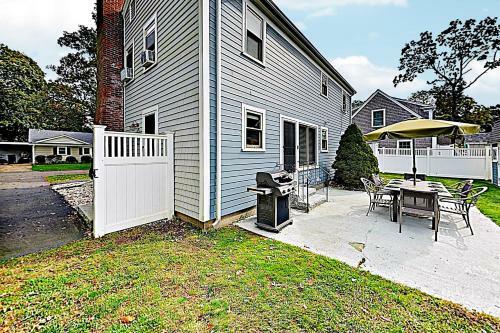 Falmouth Heights Bluff Side Cottage
