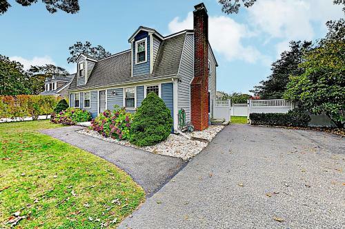 Falmouth Heights Bluff Side Cottage