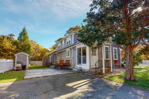 Allen Harbor Hidewaway