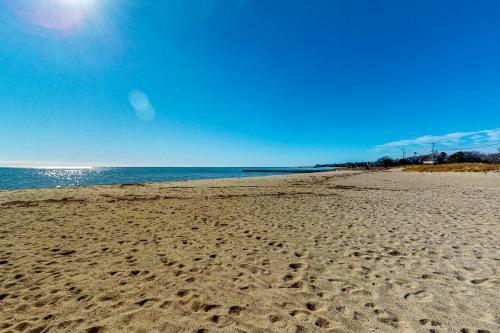 Good Vibes On The Tides
