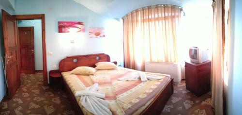 Family Hotel IV