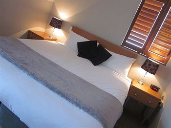 Cosmopolitan Motel & Serviced Apartments