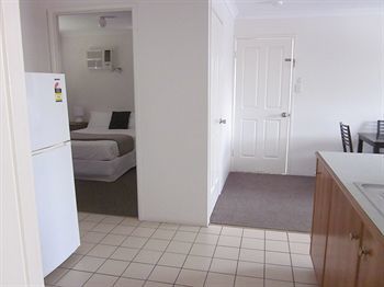 Cosmopolitan Motel & Serviced Apartments