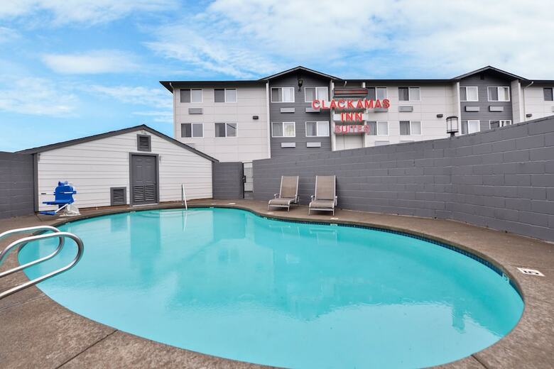 Hotel Clackamas Inn And Suites