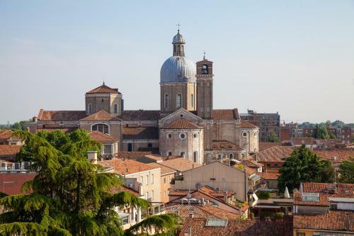 M14 Teatro Verdi Terrace Apartment