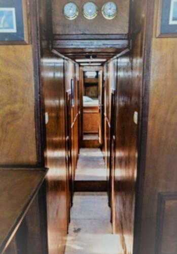Odissea Boat Hotel & Tour