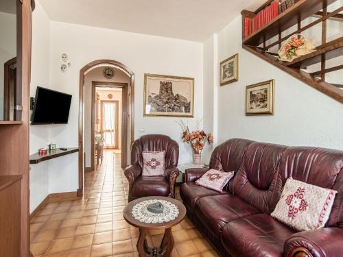 Beachfront Apartment In Sardegna With Balcony