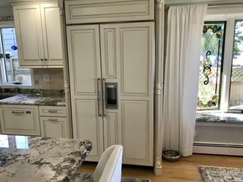 Beautiful Lakefront Vacation Property In Mashpee