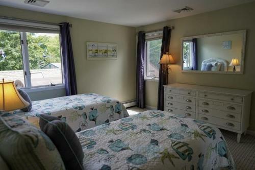 Beautiful Lakefront Vacation Property In Mashpee