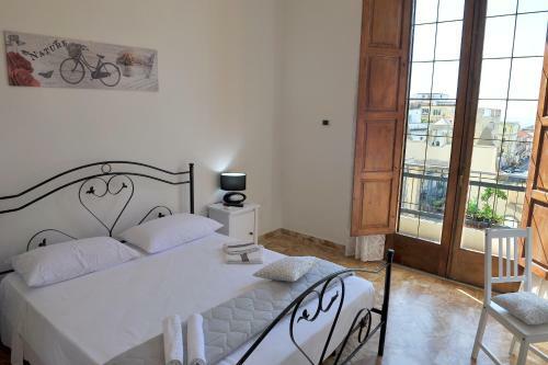 B&B Rosy
