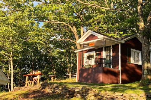 The Pocumtuck Cabin @ The Wigwam Western Summit