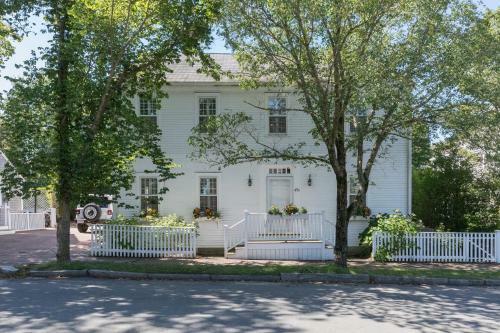 45b Pleasant St