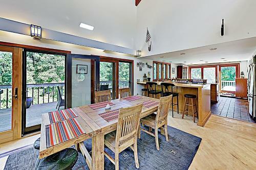 Chestnut Cove Cottage