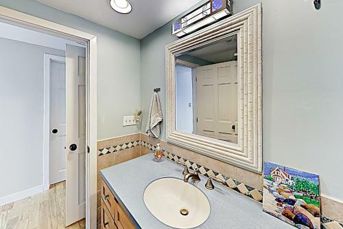 Chestnut Cove Cottage
