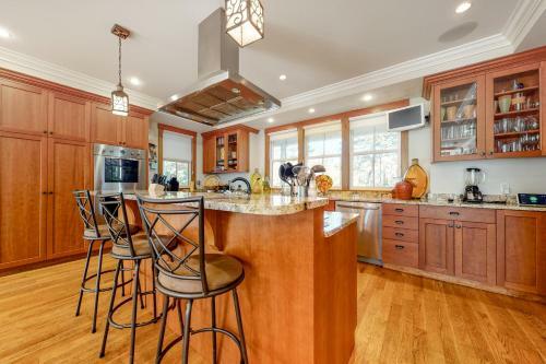 Oak Bluff Bungalow