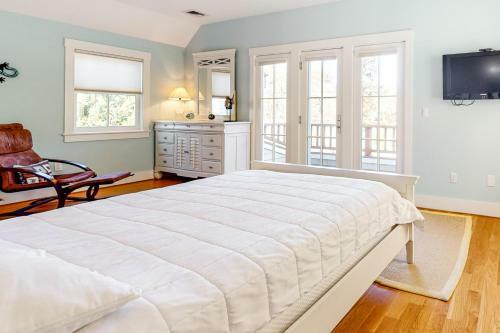 Oak Bluff Bungalow