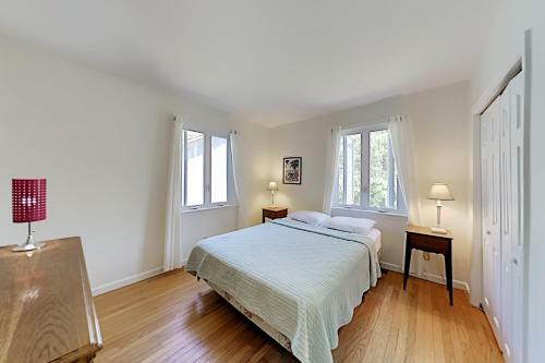 Oak Leaf Cape Cottage