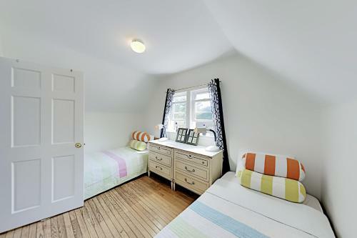 Oak Leaf Cape Cottage