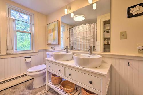 Elegant Orleans Home With Private Beach Access!
