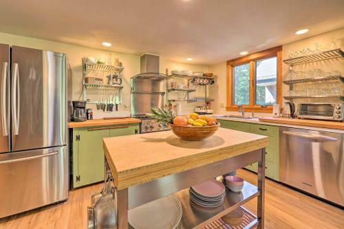 Elegant Orleans Home With Private Beach Access!