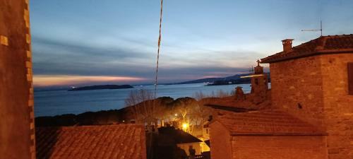 Alla Rocca Del Lago