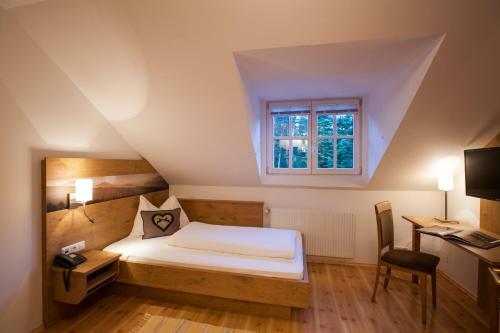 Hostal Landgasthof Fally