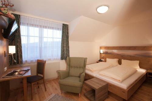 Hostal Landgasthof Fally
