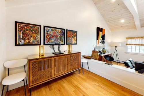 Penthouse On Commercial