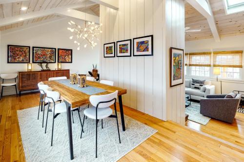 Penthouse On Commercial