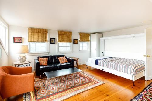 Penthouse On Commercial