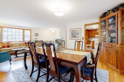 Kelleys Bay Bungalow