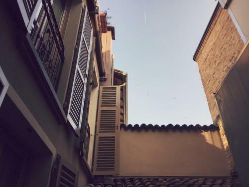 Niki O. Apartments