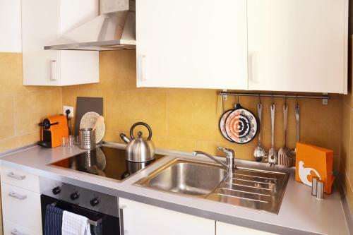 Niki O. Apartments