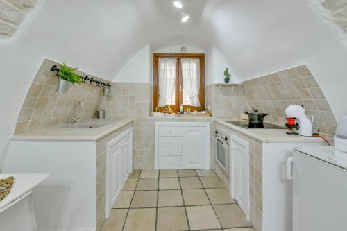 Antigone Apartment