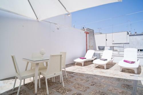 Maison Dupr� Terrace Apartments