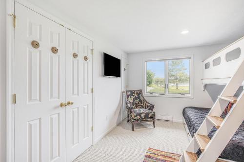 Crooked Lake Luxury