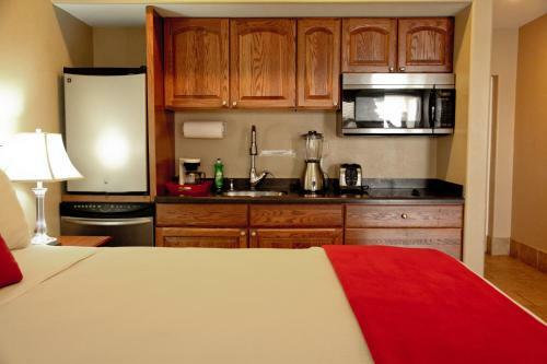 Posada Lake Grassy Inn & Suites