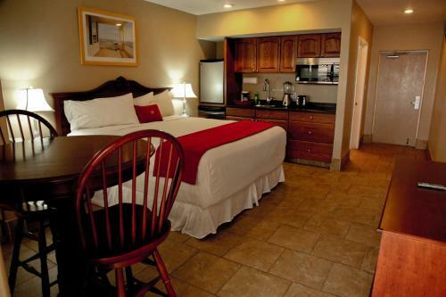 Posada Lake Grassy Inn & Suites